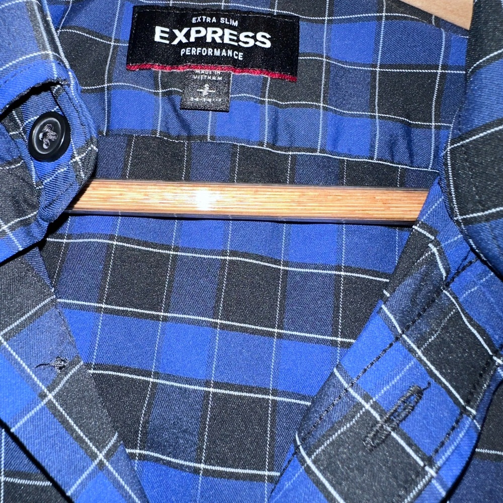 (4) Men’s Express Performance Button Up - Picture 12 of 16